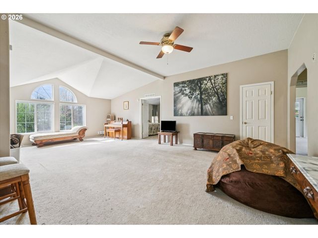 609 Ne SOUTH SHORE Rd, Portland, OR 97211