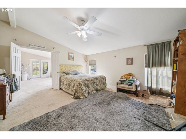 609 Ne SOUTH SHORE Rd, Portland, OR 97211