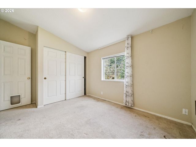 609 Ne SOUTH SHORE Rd, Portland, OR 97211