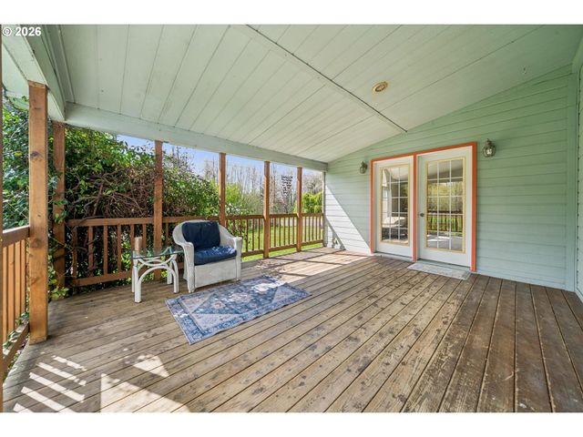 609 Ne SOUTH SHORE Rd, Portland, OR 97211