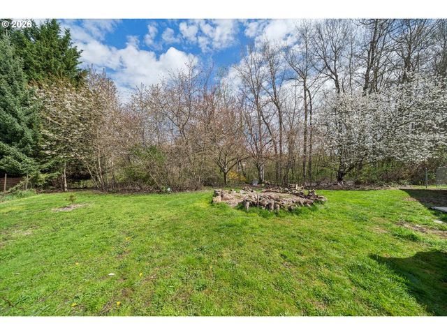 609 Ne SOUTH SHORE Rd, Portland, OR 97211