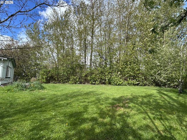 609 Ne SOUTH SHORE Rd, Portland, OR 97211