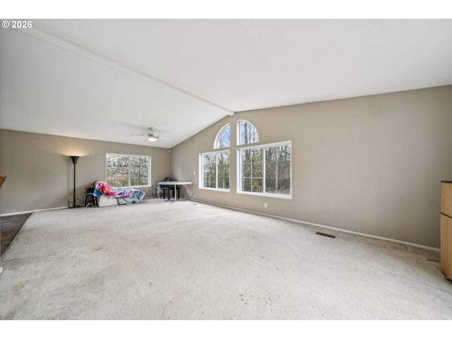 609 Ne SOUTH SHORE Rd, Portland, OR 97211