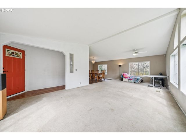 609 Ne SOUTH SHORE Rd, Portland, OR 97211