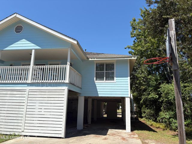 113 Forest Street, Pass Christian, MS 39571