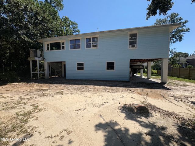 113 Forest Street, Pass Christian, MS 39571