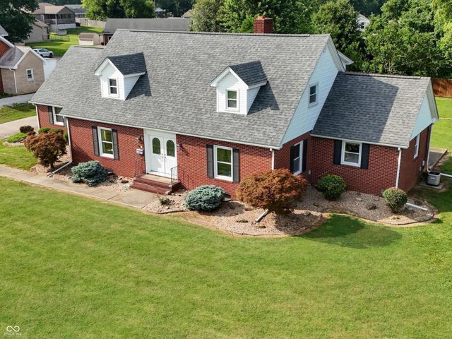 105 W Summit Street, Brownstown, IN 47220