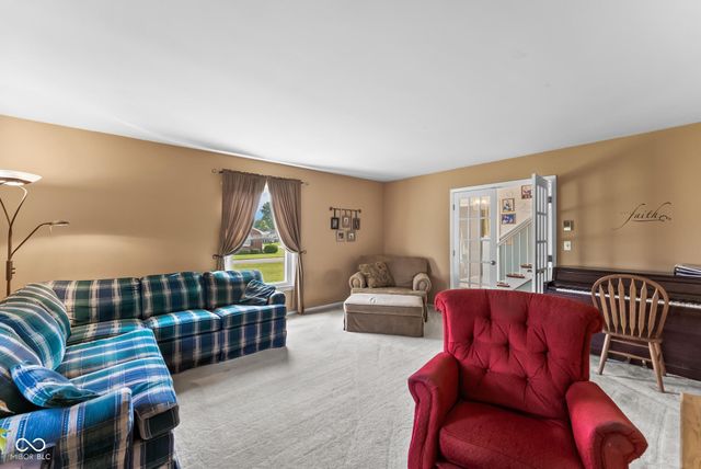 105 W Summit Street, Brownstown, IN 47220