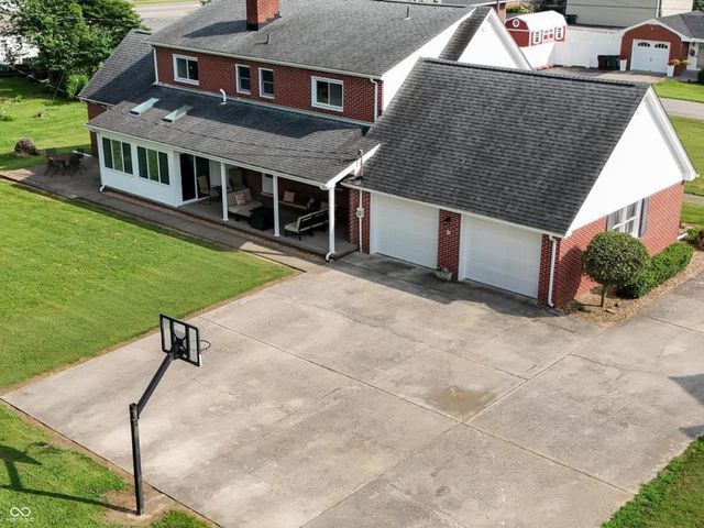 105 W Summit Street, Brownstown, IN 47220