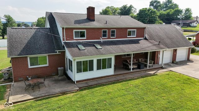 105 W Summit Street, Brownstown, IN 47220