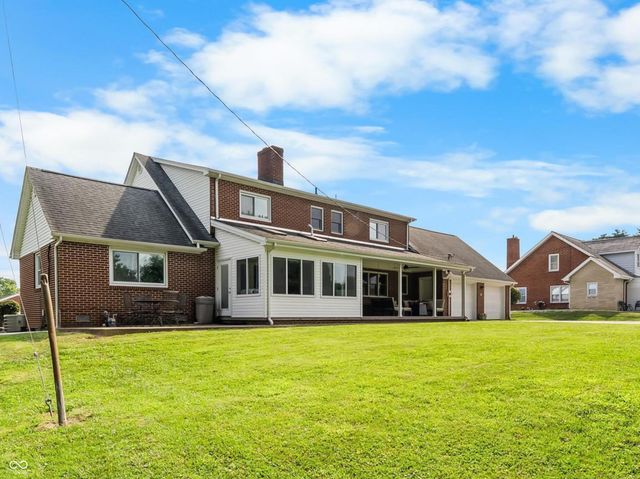 105 W Summit Street, Brownstown, IN 47220