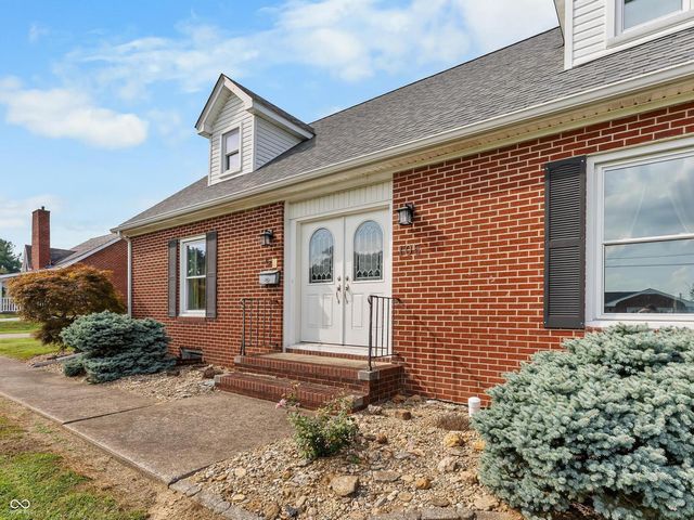 105 W Summit Street, Brownstown, IN 47220