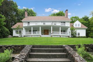 22 Woodfield Road, Briarcliff Manor, NY 10510