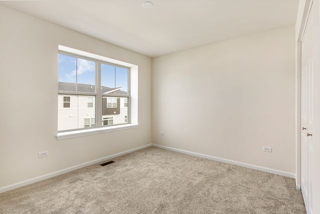 857 Finley Drive, Aurora, IL 60504