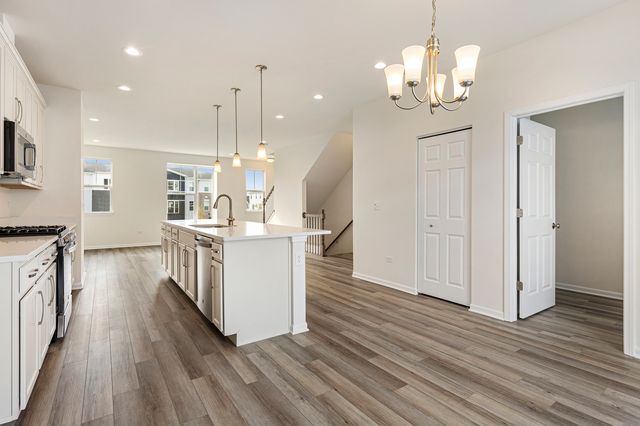 857 Finley Drive, Aurora, IL 60504