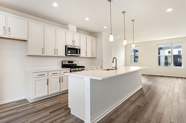 857 Finley Drive, Aurora, IL 60504