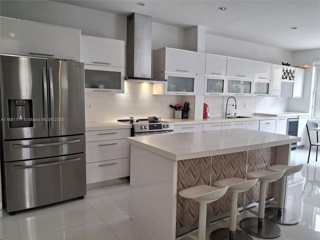 5490 NW 113th Ct, Doral, FL 33178