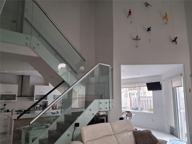 5490 NW 113th Ct, Doral, FL 33178