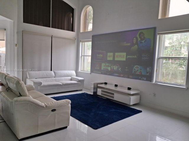 5490 NW 113th Ct, Doral, FL 33178