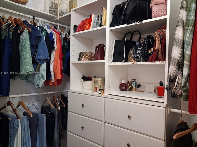 5490 NW 113th Ct, Doral, FL 33178