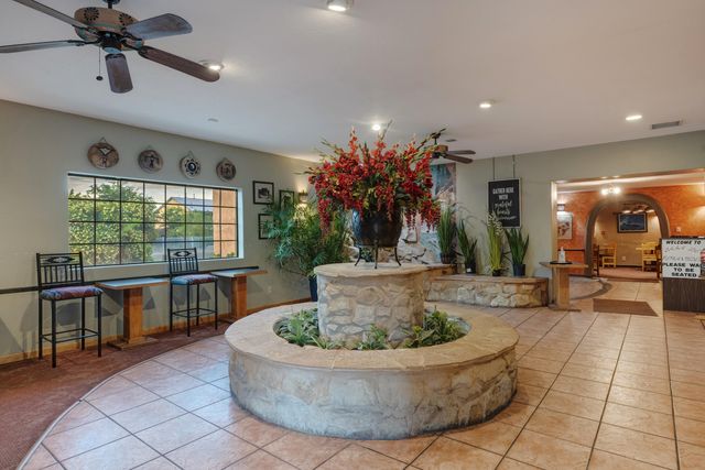 8032 4th Street NW, Los Ranchos, NM 87114