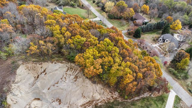 11136 Delphinium Drive, Tyrone Township, MI 48430
