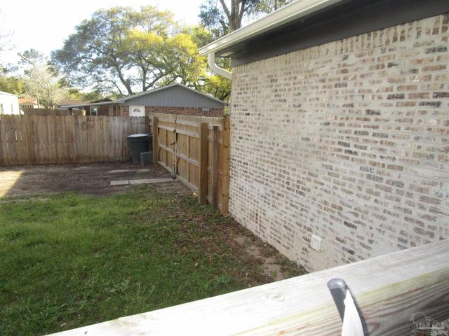 4420 Mundy Ln, Pace, FL 32571