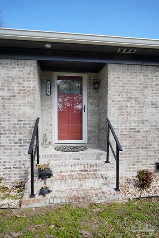 4420 Mundy Ln, Pace, FL 32571