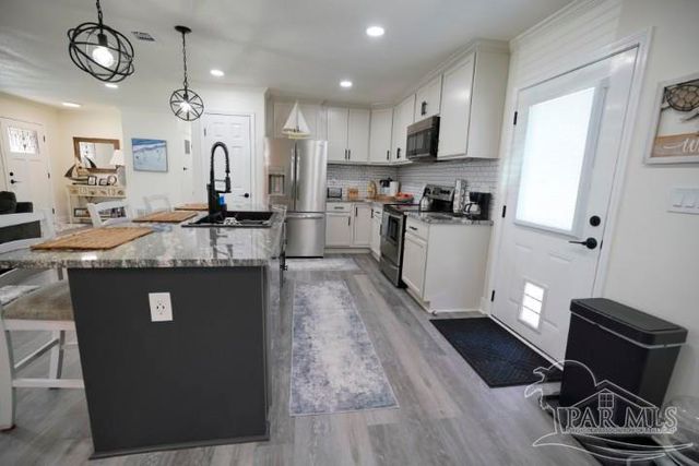 4420 Mundy Ln, Pace, FL 32571