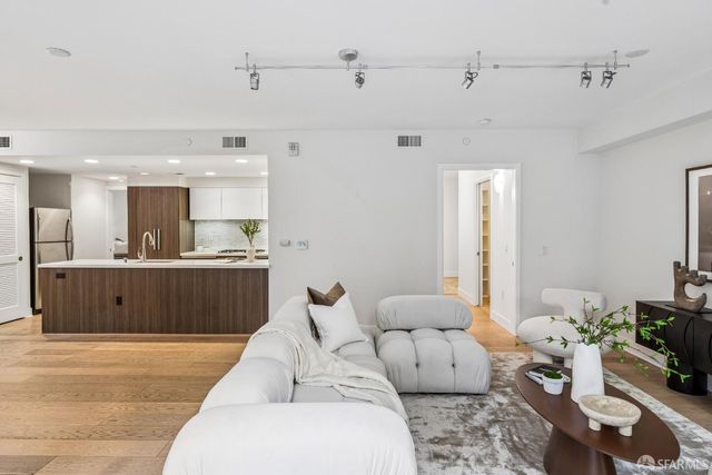 1080 Sutter Street 202, San Francisco, CA 94109