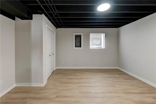 4300 NE Blue Jay Circle, Lee's Summit, MO 64064