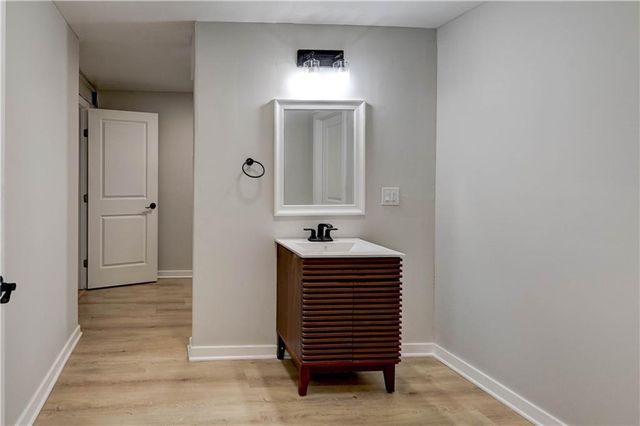 4300 NE Blue Jay Circle, Lee's Summit, MO 64064