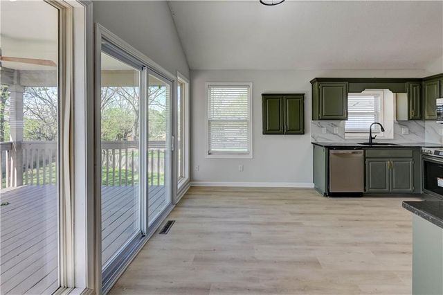 4300 NE Blue Jay Circle, Lee's Summit, MO 64064