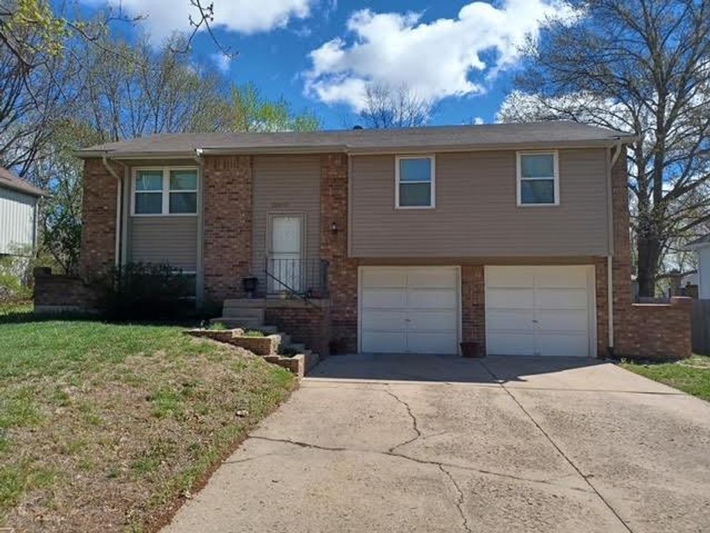 13001 S Sycamore Street, Olathe, KS 66062