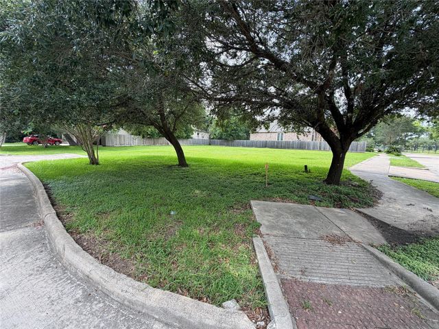 9002 Cliffwood Drive, Houston, TX 77096
