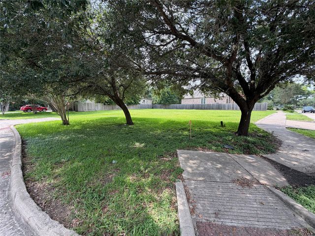 9002 Cliffwood Drive, Houston, TX 77096