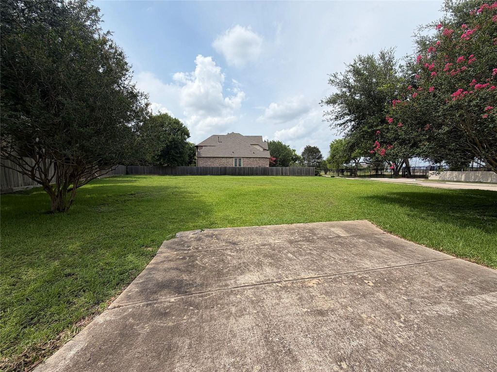 9002 Cliffwood Drive, Houston, TX 77096