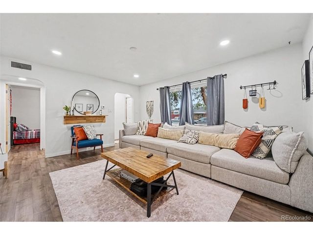 9161 Vine St, Thornton, CO 80229