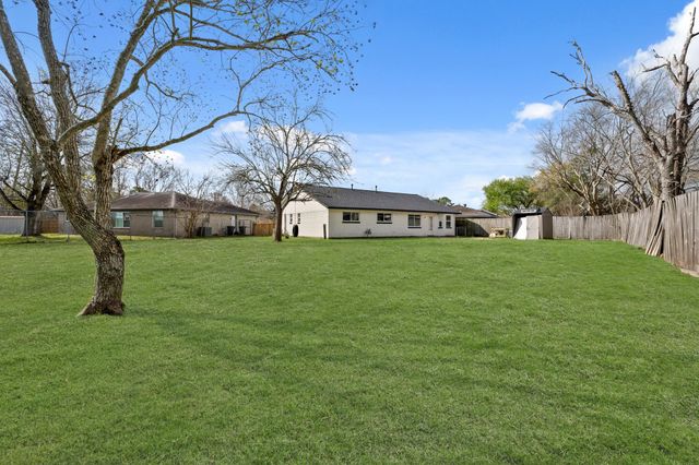 3214 Whitesail Drive, League City, TX 77573