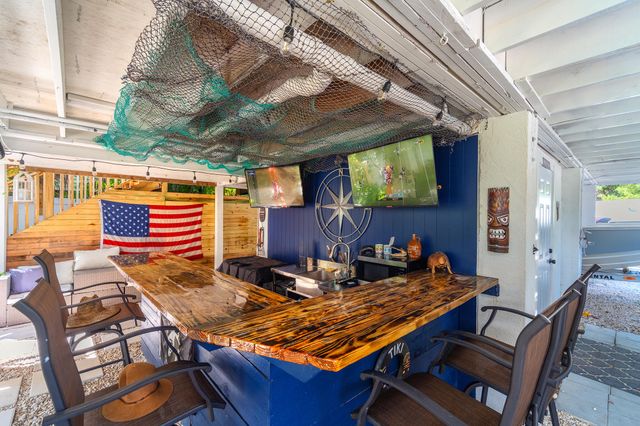 40 Munson Avenue, Ramrod Key, FL 33042