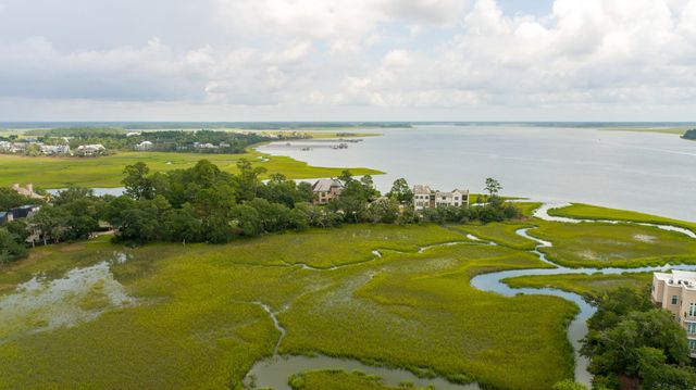 144 Fairbanks Oak Alley 2b, Daniel Island, SC 29492