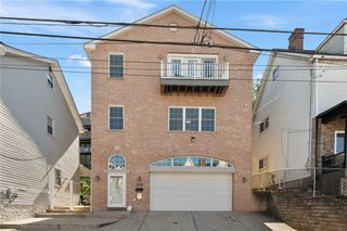 11 Natchez St, Mt Washington, PA 15211