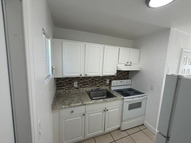 1021 Henrietta Avenue, West Palm Beach, FL 33401