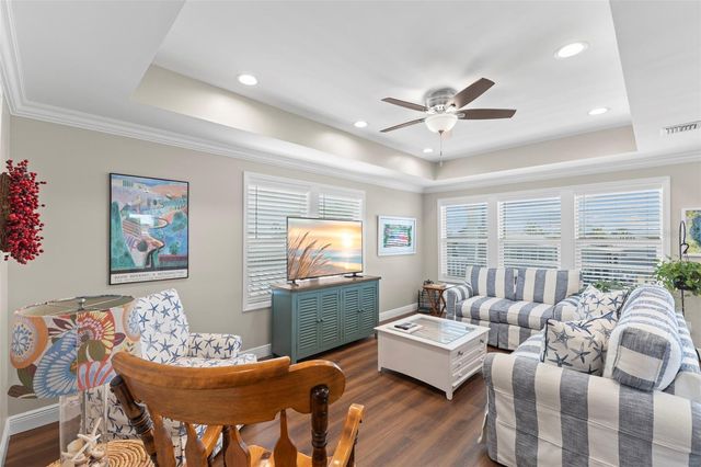 563 MOUNT PINEY AVENUE NE 691, St Petersburg, FL 33702
