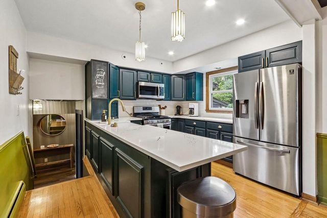 450 Rip Van Winkle DRIVE, Waukesha, WI 53186