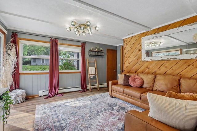 450 Rip Van Winkle DRIVE, Waukesha, WI 53186