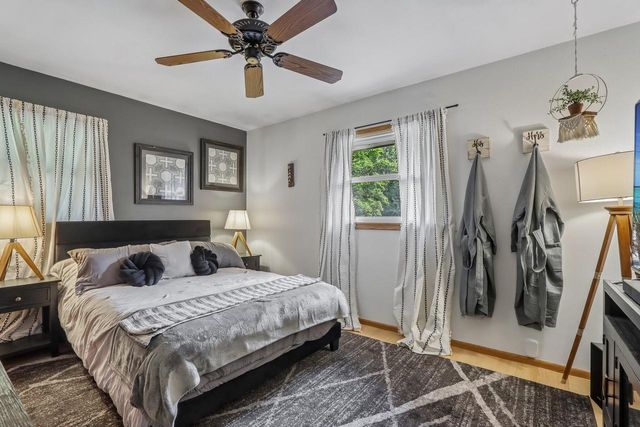 450 Rip Van Winkle DRIVE, Waukesha, WI 53186