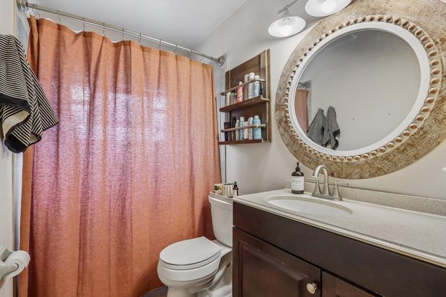 450 Rip Van Winkle DRIVE, Waukesha, WI 53186