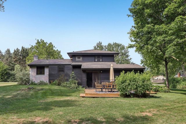 450 Rip Van Winkle DRIVE, Waukesha, WI 53186