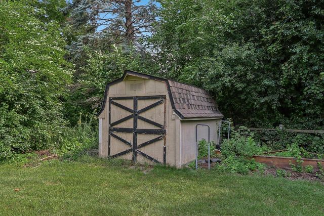 450 Rip Van Winkle DRIVE, Waukesha, WI 53186